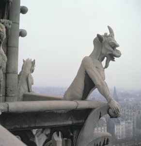 Gargoyle fra balustraden til Grande Galerie, kopi av en original fra 1100-tallet